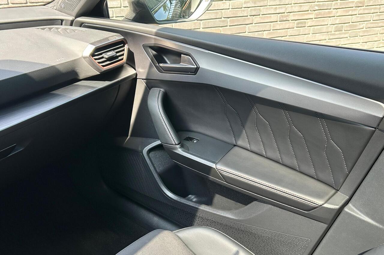 Cupra Leon Sportstourer 1.5 eTSI Business Edition Plus l Pano l Sfeer l Beats l Cruise Adaptief l