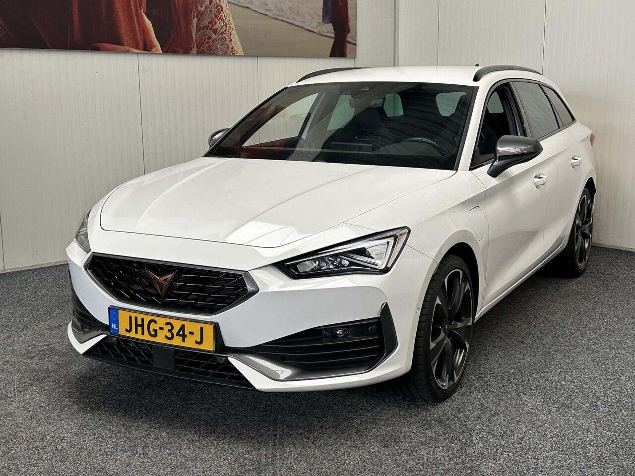 Cupra Leon Sportstourer 1.4 E-HYBRID VZ BUSINESS NAVIGATIE ADAPTIVE CRUISE CONTROL APPLE CARPLAY/ANDROID RIJSTROOKSENSOREN ACHTERUITRIJCAMERA ZEER MOOI !! 3010 Coen