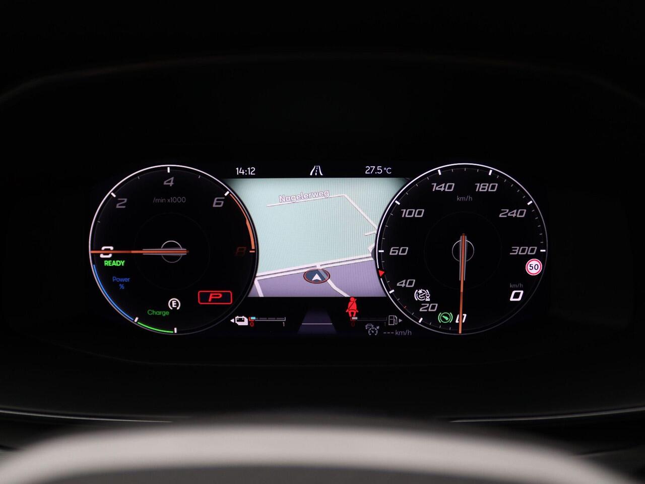 Cupra Leon Sportstourer 1.4 e-Hybrid Business 204PK DSG Achteruitrijcamera, Full LED-verlichting, Side Assist, Keyless, Navi, Clima, Stoel-Stuurverwarming, 18" LM Velgen