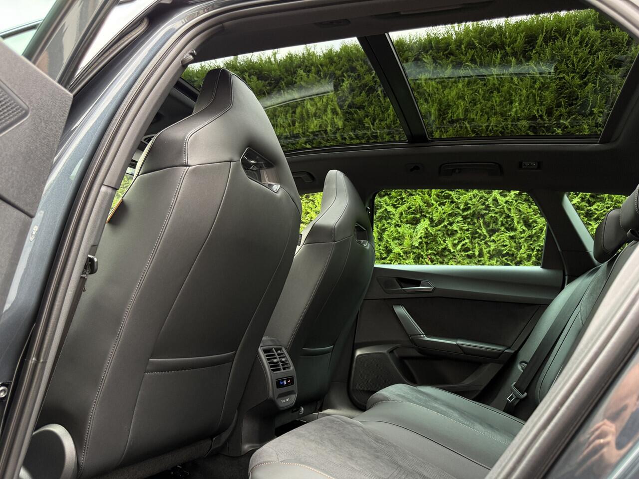 Cupra Leon Sportstourer 1.5 eTSI Performance l PANO-DAK l ACC l BLIS l CAMERA l ECC l LED l NAVI l SCHAALSTOELEN l 11.000km