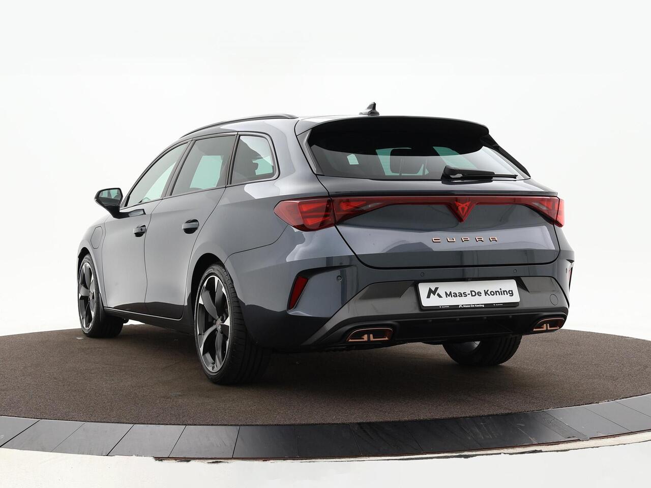 Cupra Leon Sportstourer 1.5 TSI 204pk DSG e-Hybrid Business · Apple/Android Car Play · Camera · Elek. Trekhaak · Elek. Achterklep · Sfeerverlichting · 18'' Inch · Garantie t/m 24-06-2028 of 90.000km