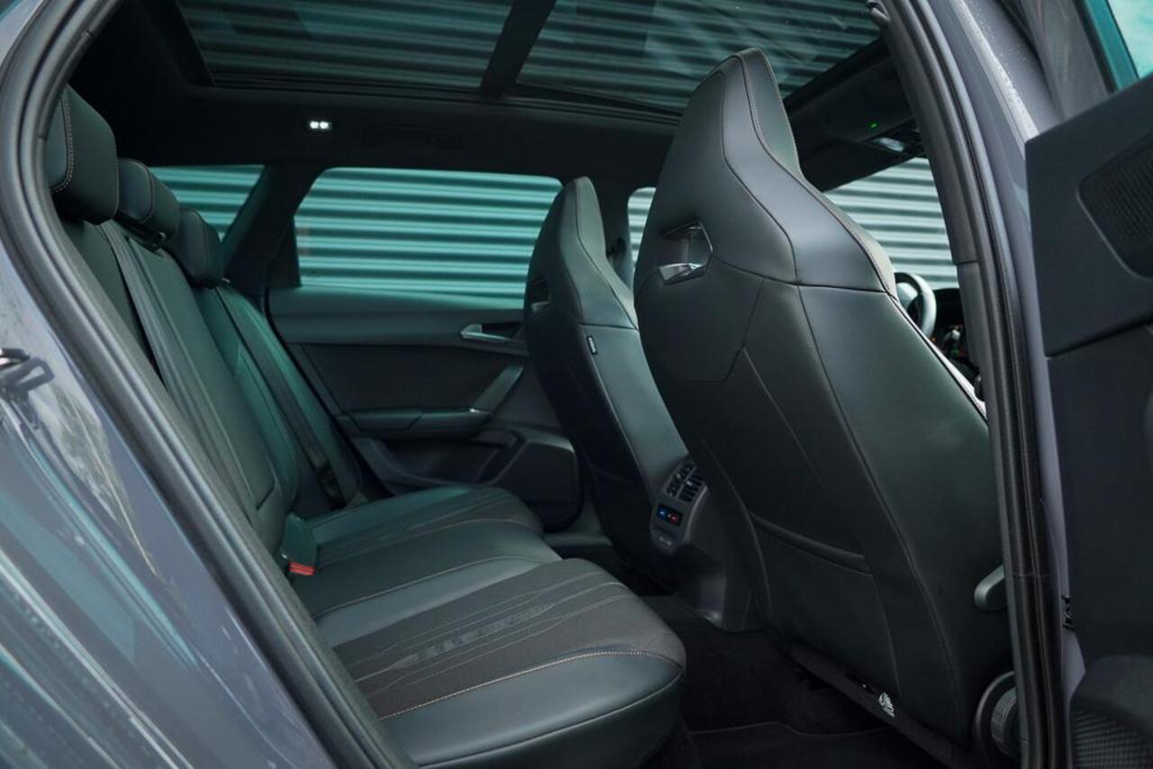 Cupra Leon Sportstourer 1.4 e-Hybrid VZ Copper Edition / Pano / Adaptive Cruise / 19''