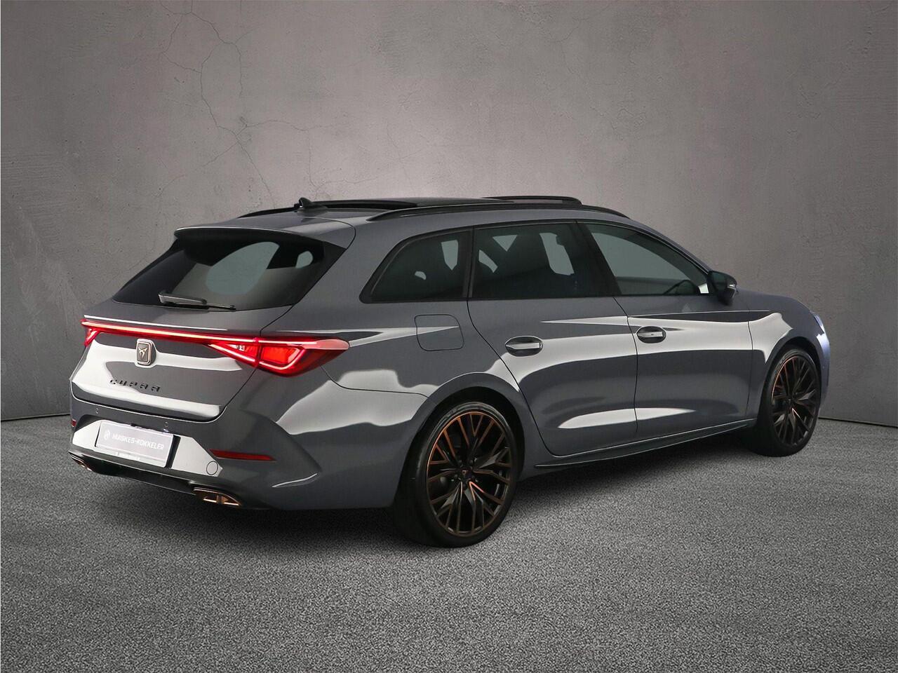 Cupra Leon Sportstourer VZ Performance 1.4 TSI e-Hybrid 245pk DSG Automaat Panoramadak, Beats audio, LED matrix koplampen, Adaptive cruise control, Achteruitrijcamera, Elektrische achterklep