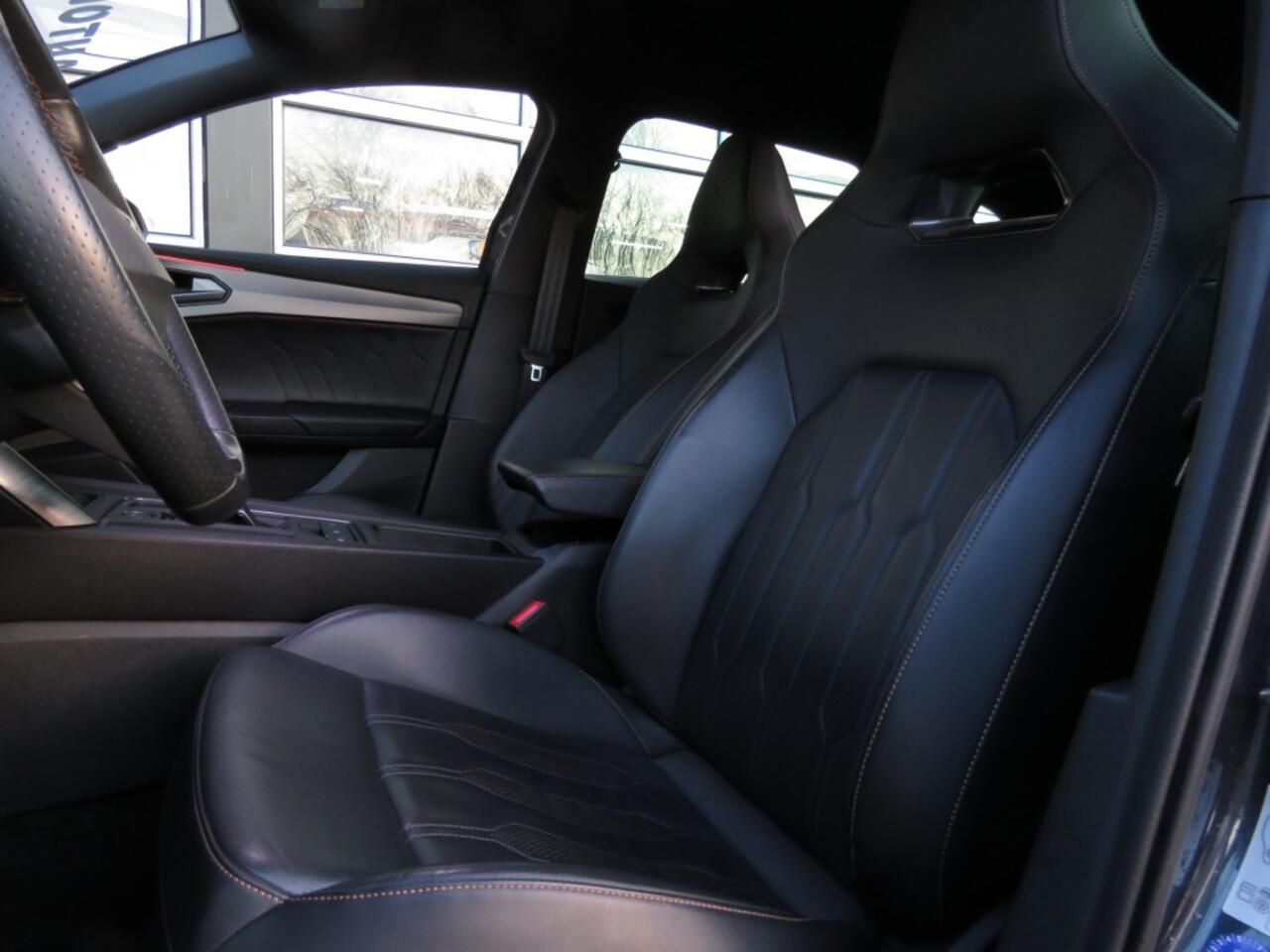 Cupra Leon Sportstourer 1.4 e-Hybrid 245pk COPPER ED. / 19 Inch / Sportstoelen / Stoel-stuurverw. / Leder / Memory / BOVAG garantie