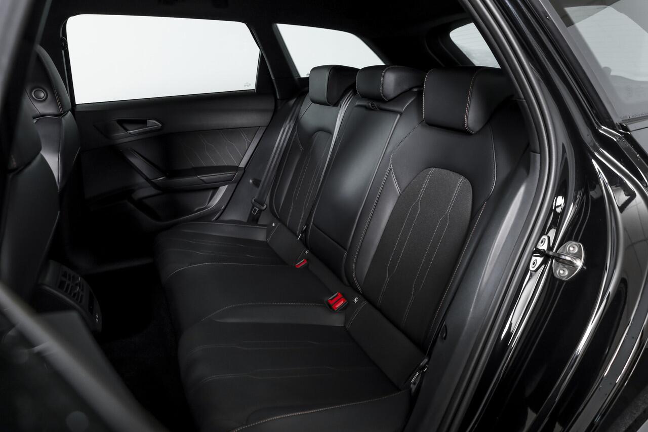 Cupra Leon Sportstourer 1.5 TSI e-Hybrid Business | Drive Pack | Dig. Cockpit | Adapt. Cruise | Stoel-+Stuurverw. | PDC | Camera | NAV + App. Connect | ECC | LM 18" | 9447