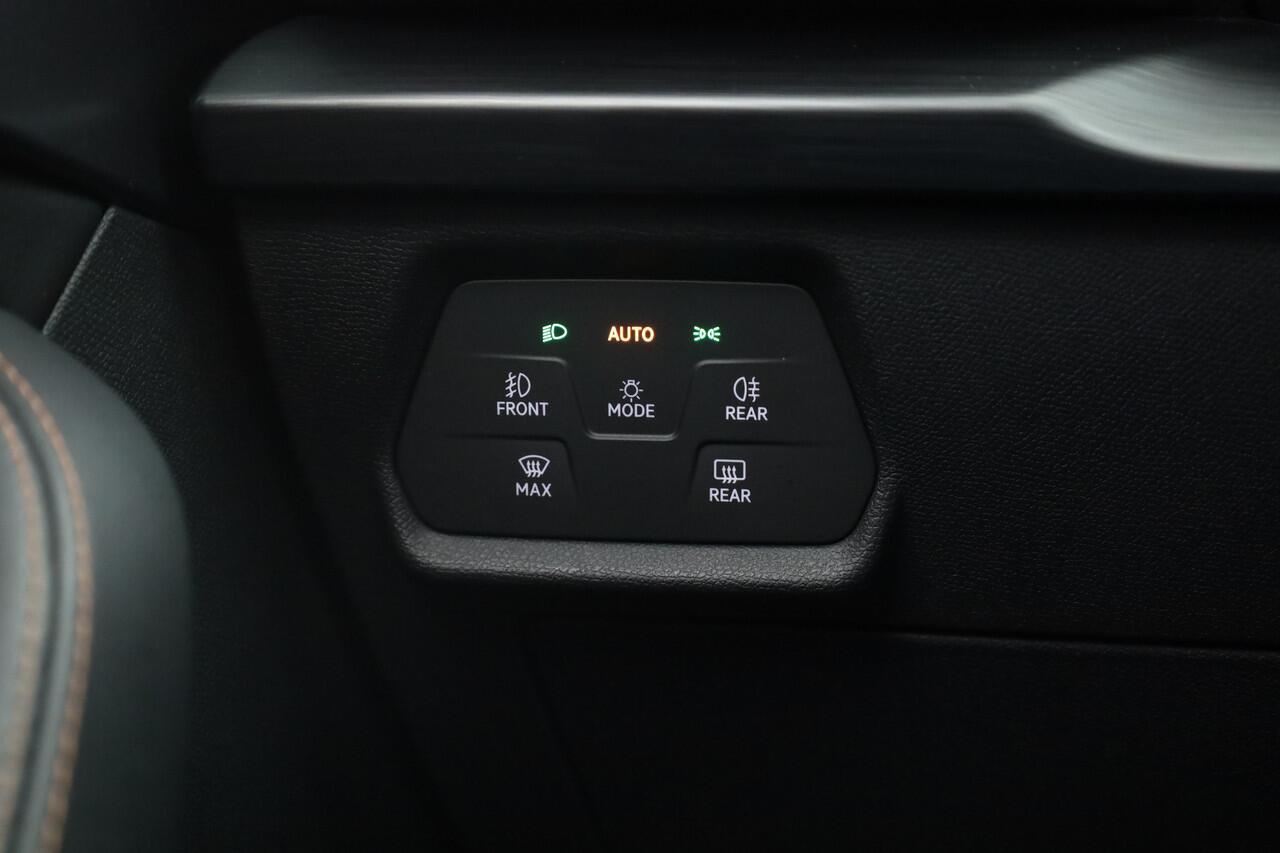 Cupra Leon Sportstourer 1.4 e-Hybrid | Pano | Adapt. Cruise | Camera | Keyless | Memory seat | Apple CarPlay