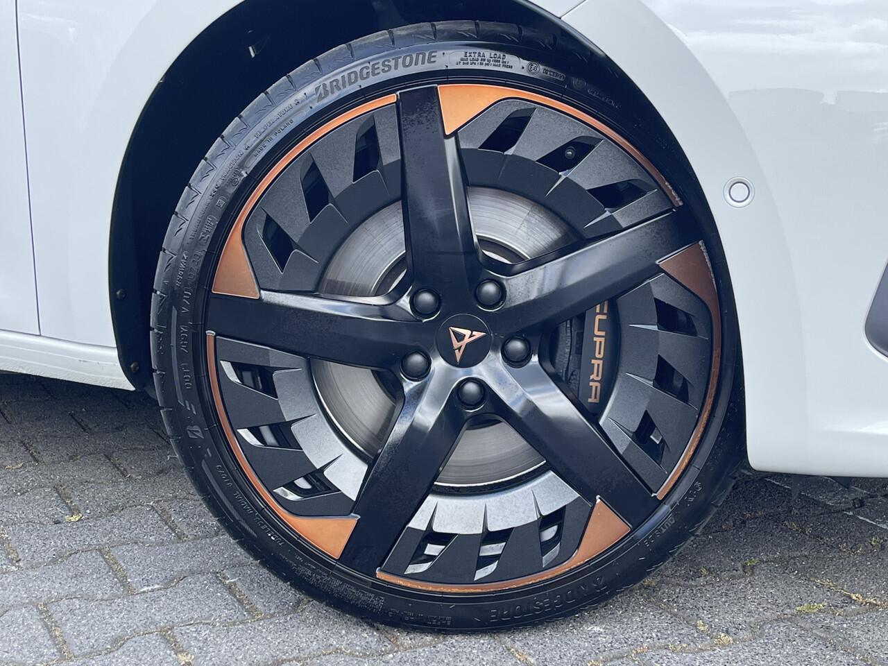 Cupra Leon Sportstourer 1.4 e-Hybrid VZ Performance | Pano | Camera | CarPlay | ACC | LED | Keyless | 19 inch