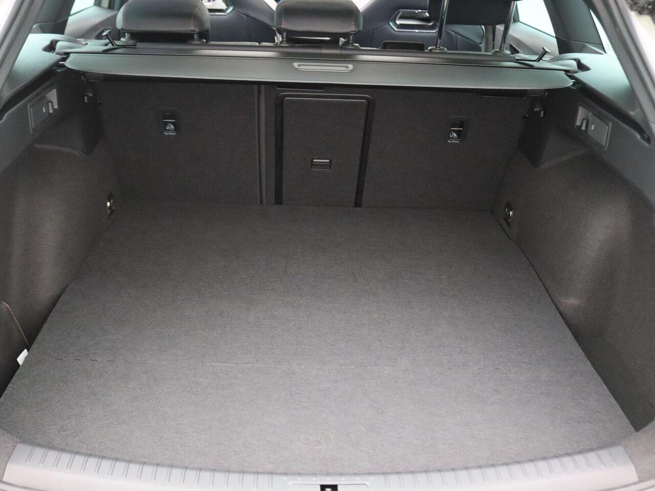 Cupra Leon Sportstourer 1.5 TSI e-Hybrid VZ Performance 272 PK DSG matrix led, schuif-kanteldak, achteruitrijcamera, stuur-stoelverwarming, adaptive cruise met travel assist, elek. verstelbare voorstoel, side assist, keyless, 19" lichtmetaal