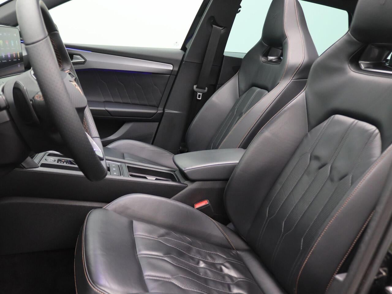 Cupra Leon Sportstourer 1.4 e-Hybrid VZ Black Edition 245PK DSG Pano-schuifdak, SOH 91%, leder, achteruitrijcamera, supersportstuur, elek. stoel, virtual pedal, stuur/stoelverwarming, keyless, 19'' lichtmetaal