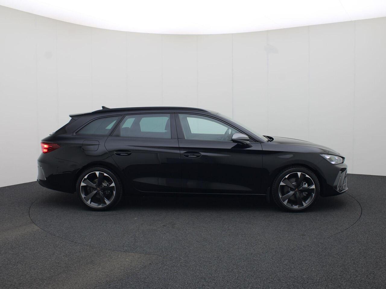 Cupra Leon Sportstourer 1.5 TSIe-Hybrid 150kW/204PK DSG · Apple/Android Car Play · Camera + Parkeersensoren · LED · Garantie tot 10-07-2028 of 90000km.