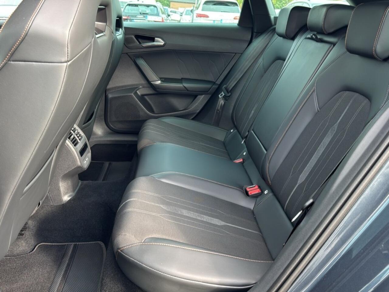 Cupra Leon Sportstourer 1.4 TSI DSG E-HYBRID TREKHAAK/NAVI/CARPLAY/ACC/PDC/STOELVERW