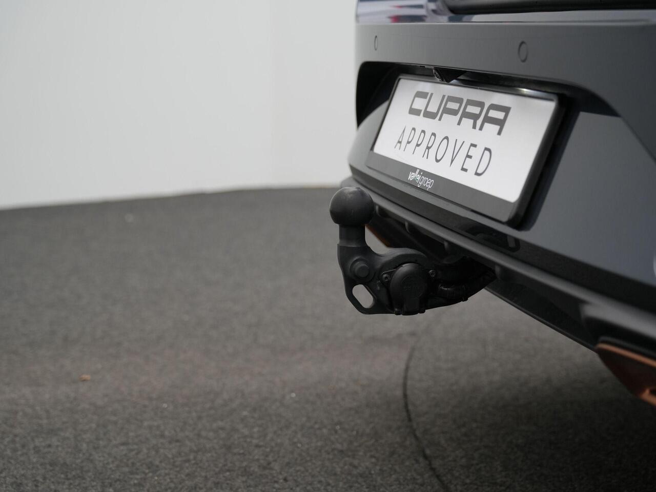 Cupra Leon Sportstourer 1.4 e-Hybrid 245 pk DSG VZ Performance | Trekhaak | Adaptief onderstel | Stuur-/stoelverwarming | Achteruitrijcamera