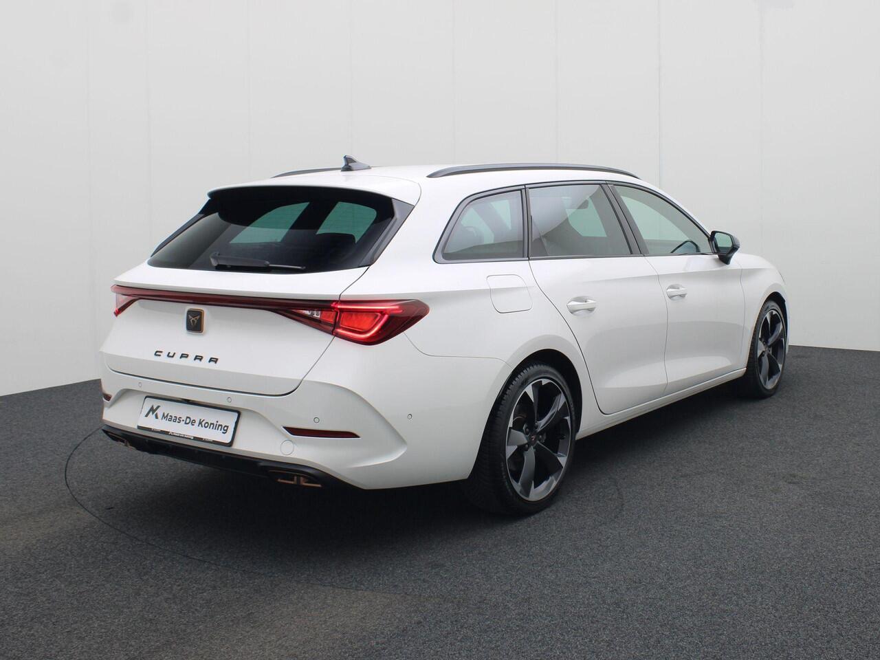 Cupra Leon Sportstourer 1.4e-Hybrid 150kW 204PK VZ DSG automaat · Navigatie · Apple/Android Car Play · Camera + Parkeersensoren · Keyless