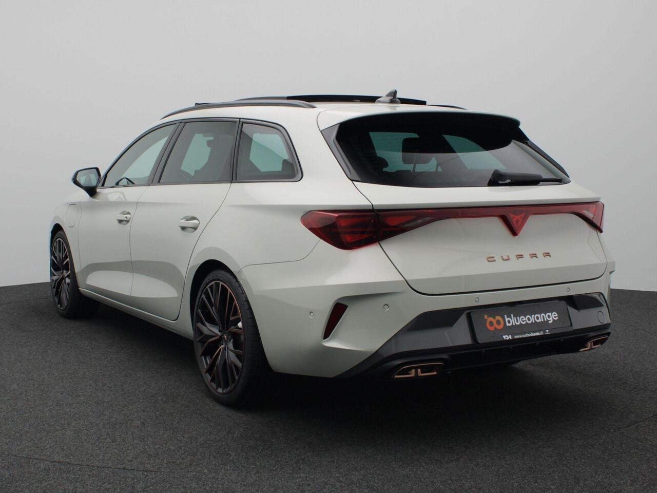 Cupra Leon Sportstourer 1.5 TSI e-Hybrid VZ Performance 272 PK DSG matrix led, schuif-kanteldak, achteruitrijcamera, stuur-stoelverwarming, adaptive cruise met travel assist, elek. verstelbare voorstoel, side assist, keyless, 19" lichtmetaal
