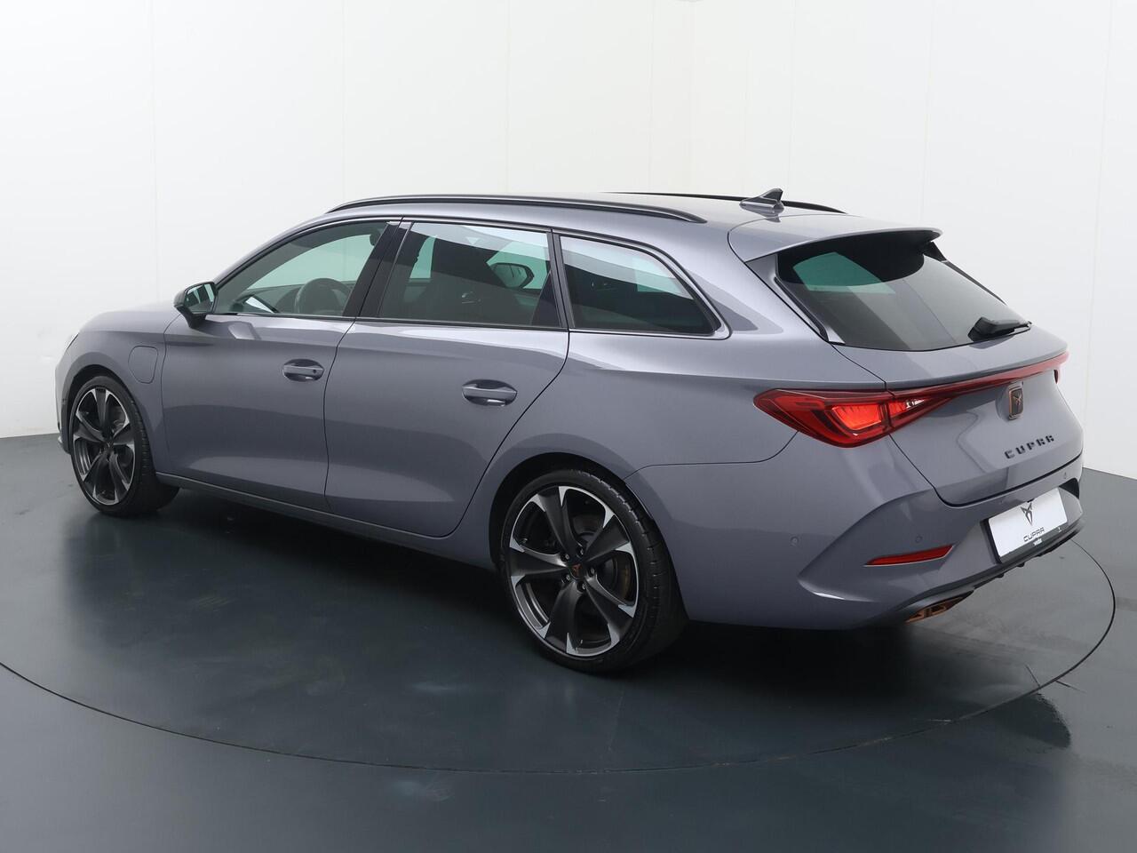 Cupra Leon Sportstourer 1.4 e-Hybrid VZ Business 245 PK | SoH 100% | Navigatie | Camera | Stoelverwarming | Adaptive Cruise Controle | Virtual Cockpit |