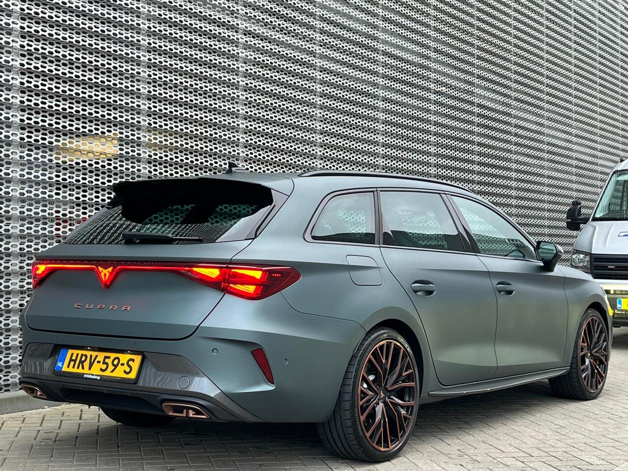 Cupra Leon Sportstourer 1.5 TSI e-Hybrid VZ Extreme / Panoramadak / Sennheiser / Navigatiesysteem / App connect / CUP-Stoelen / Stoel+stuurverwaring /