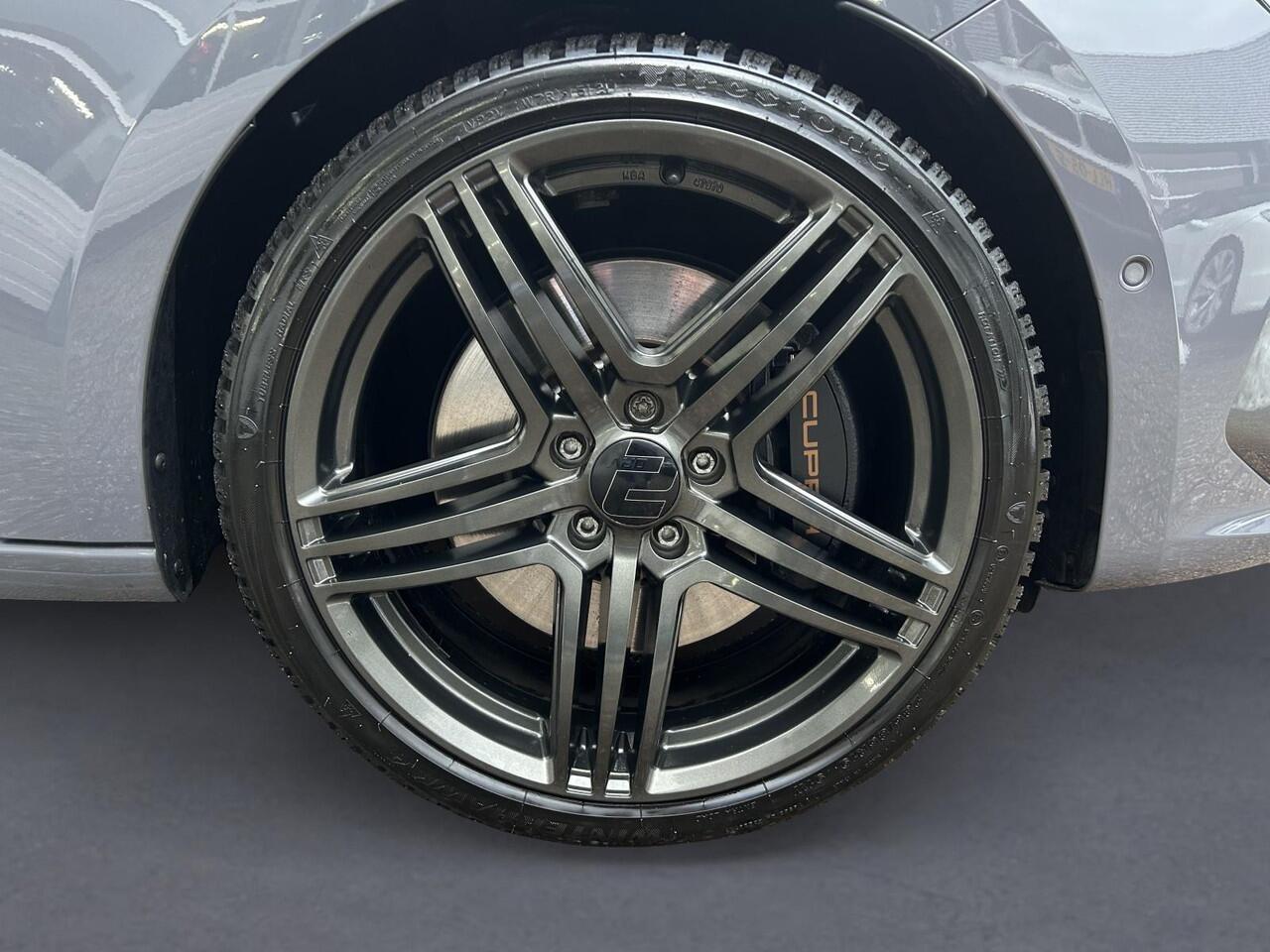 Cupra Leon Sportstourer 1.4 e-Hybrid VZ Performance /Apple & Android carplay/Achteruitrijcamera/Stoel- & stuurverwarming/Parkeer assist./19'' LMV/Cruise & clima contr./ (MET GARANTIE*)