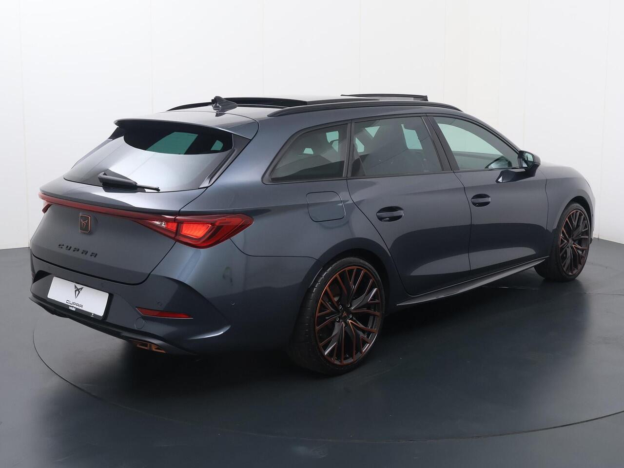 Cupra Leon Sportstourer 1.4 e-Hybrid VZ Copper Edition | 245 PK | SoH 100% | Panoramadak | Keyless | Achterklep elektrisch | Stoelverwarming | Virtual Cockpit |
