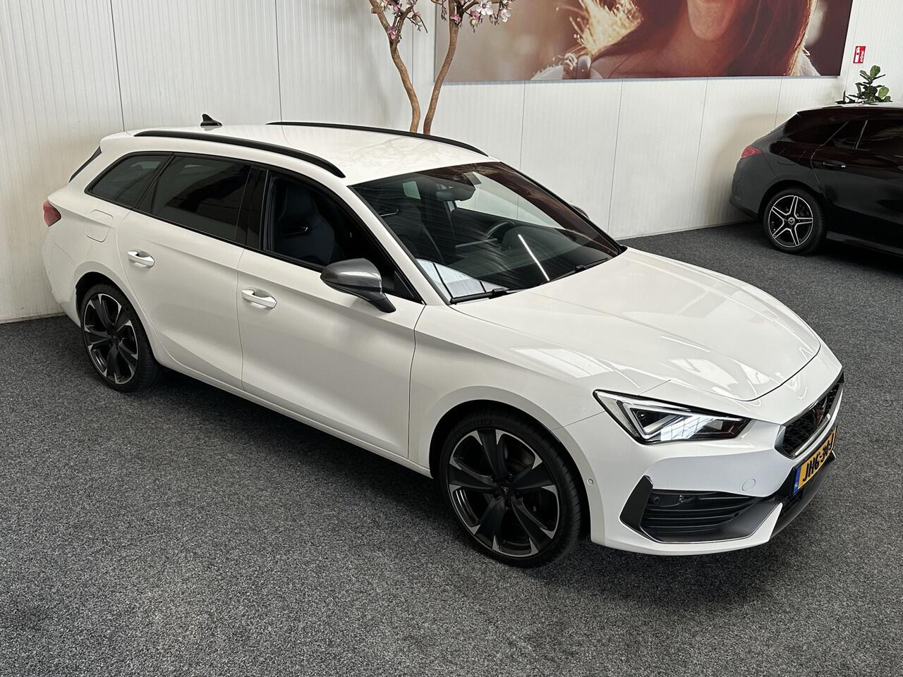 Cupra Leon Sportstourer 1.4 E-HYBRID VZ BUSINESS NAVIGATIE ADAPTIVE CRUISE CONTROL APPLE CARPLAY/ANDROID RIJSTROOKSENSOREN ACHTERUITRIJCAMERA ZEER MOOI !! 3010