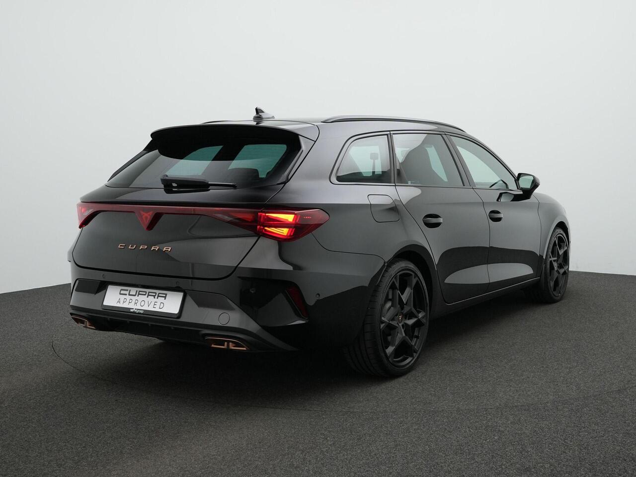 Cupra Leon Sportstourer 1.5 TSI e-Hybrid 272 pk VZ Performance | Trekhaak | Adaptieve onderstelregeling (DCC) | Kuipstoelen | CUPRA-stuur met startknop | Sennheiser geluid | Achteruitrijcamera | 19 inch
