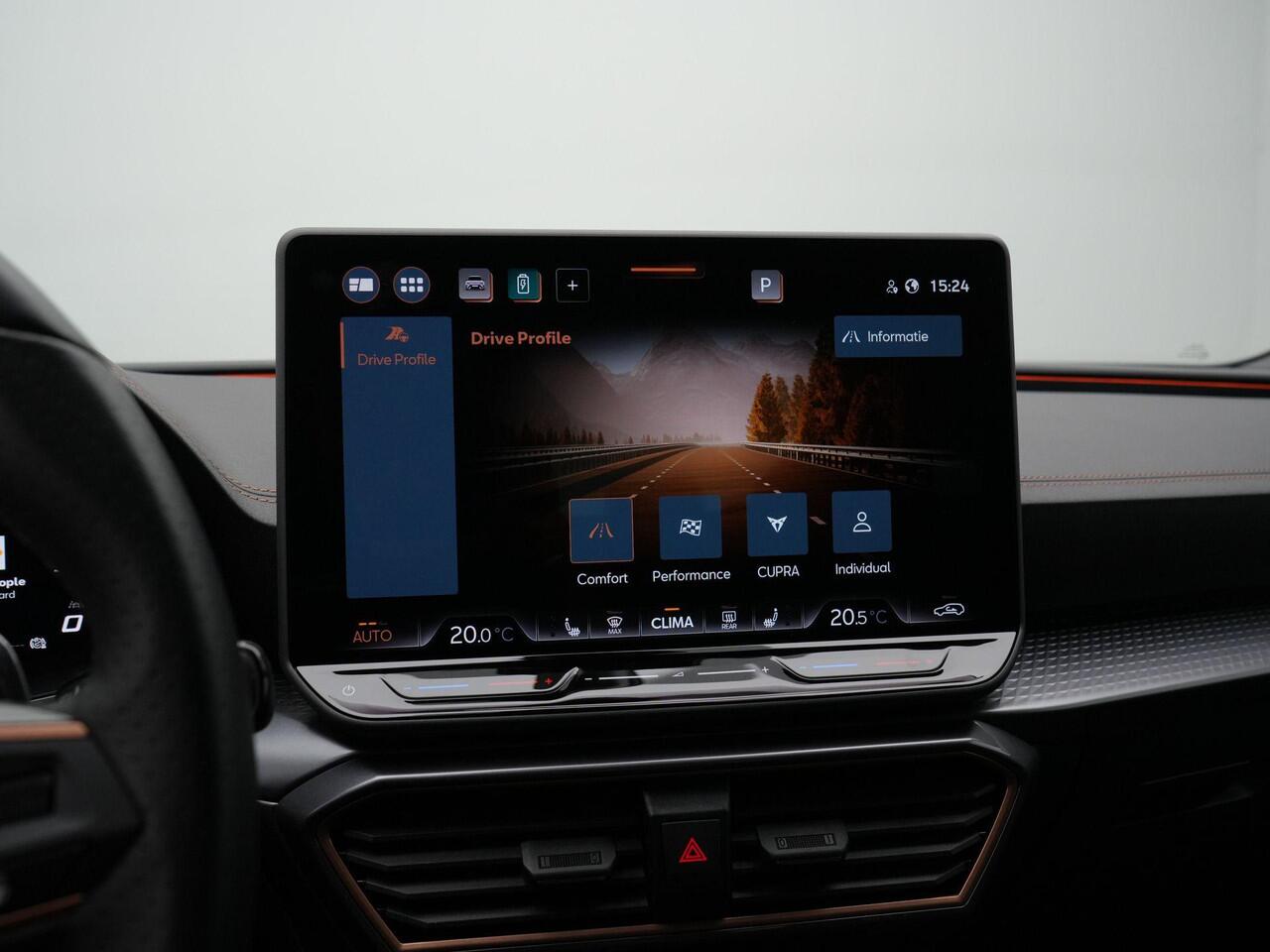 Cupra Leon Sportstourer 1.5 TSI e-Hybrid 272 pk VZ Performance | Trekhaak | Adaptieve onderstelregeling (DCC) | Kuipstoelen | CUPRA-stuur met startknop | Sennheiser geluid | Achteruitrijcamera | 19 inch