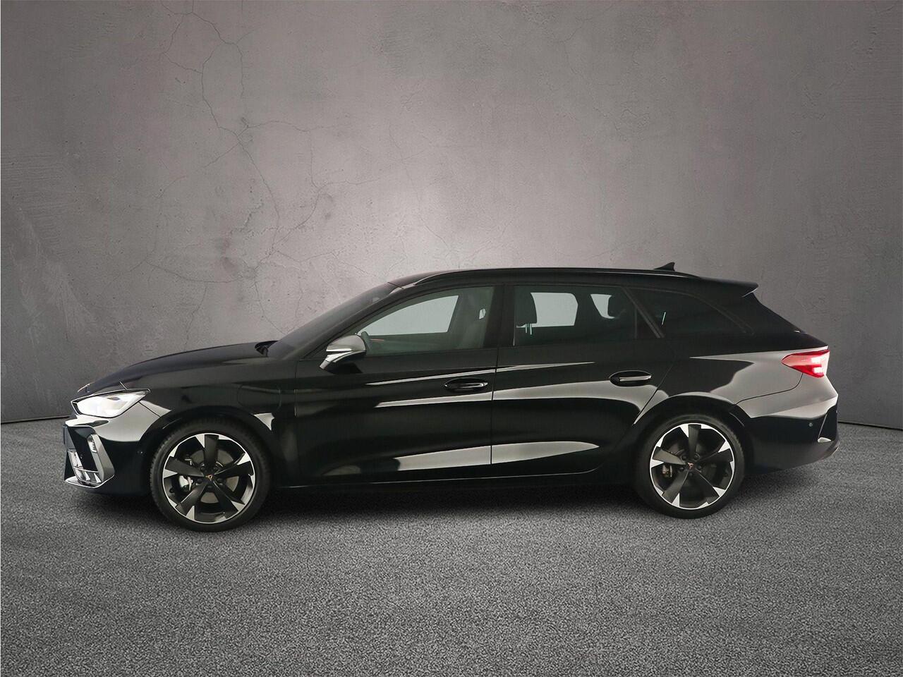 Cupra Leon Sportstourer Business 1.5 TSI eHybrid 204pk DSG Automaat Adaptive cruise control, Navigatie, Achteruitrijcamera, Elektrische achterklep, Stoelverwarming, Stuurwiel verwarmd