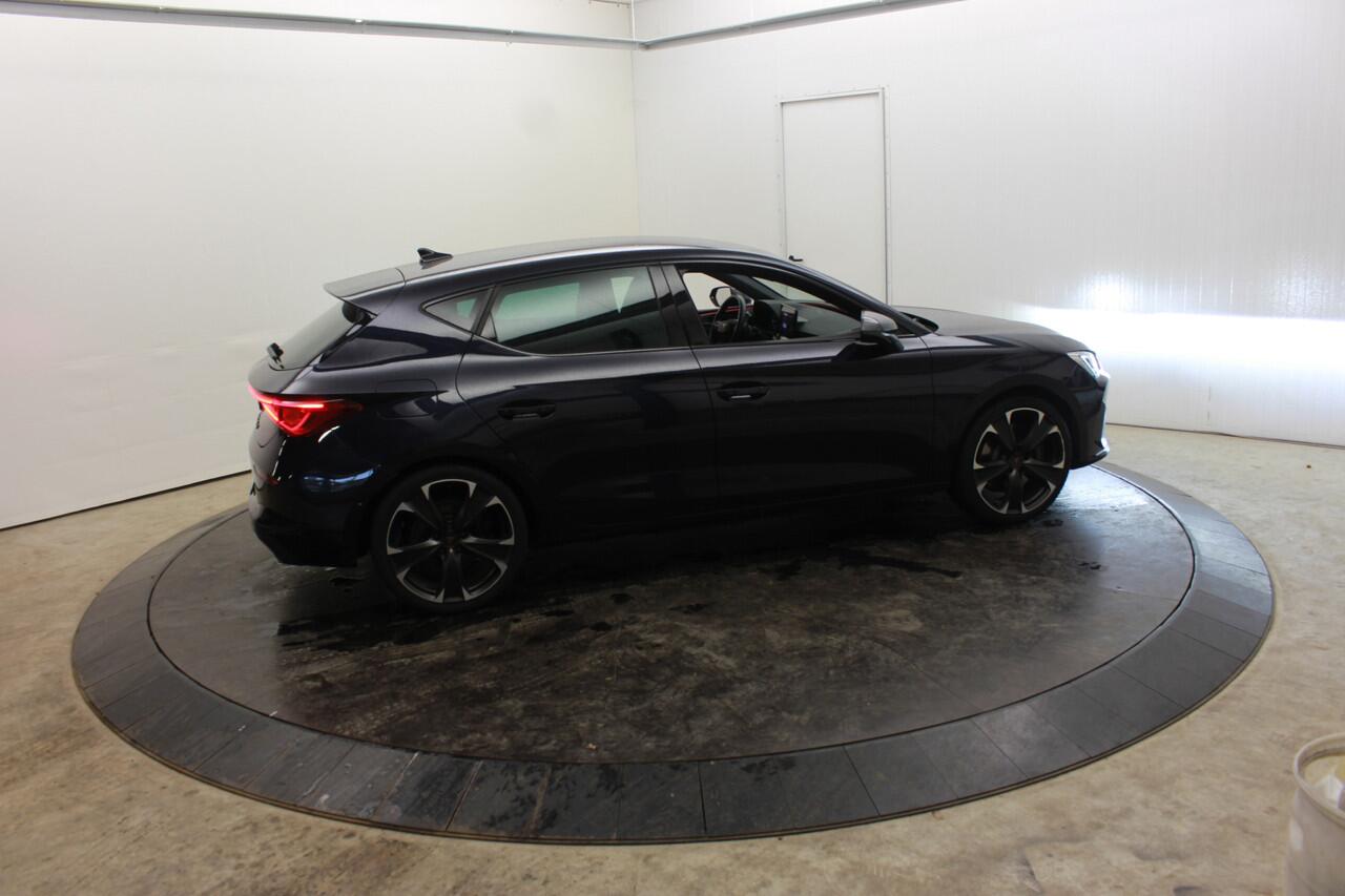 Cupra Leon 1.4 e-Hybrid VZ Black Edition 245PK Camera Virtual Stoel verw