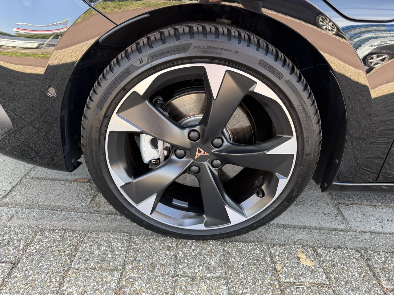 Cupra Leon 1.5 TSI e-Hybrid Business | nieuwste model | lichtmetalen wielen | full-LED koplampen |