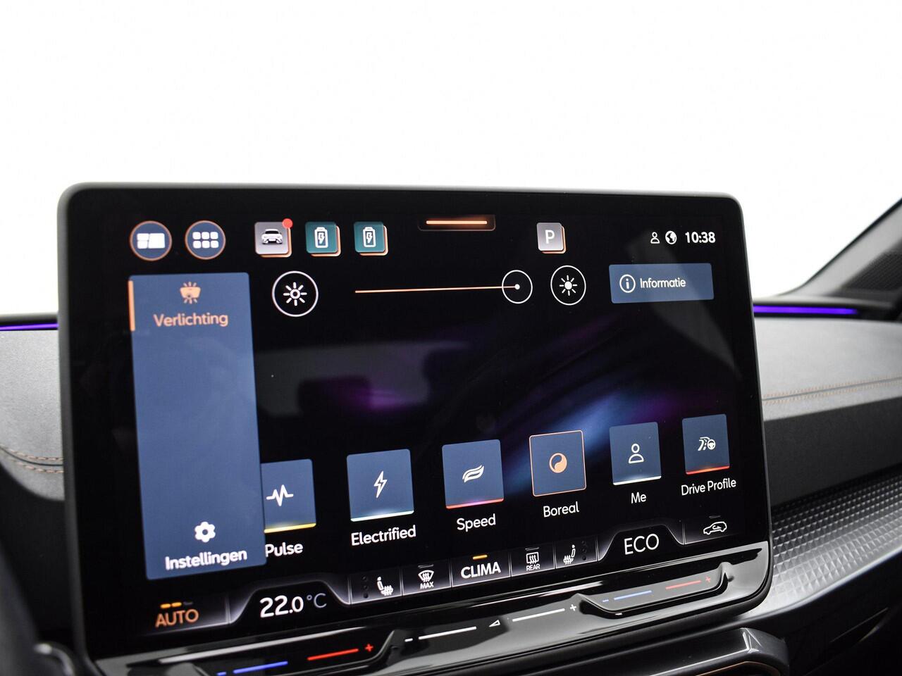 Cupra Leon 1.5 TSI 204pk DSG e-Hybrid VZ Performance · Panoramadak · Camera · Keyless · Dodehoek Detectie · Sennheiser Audio · Elek. Voorstoelen · Carbon Spiegelkappen · 19'' Inch · Garantie t/m 02-02-2030 of 100.000km