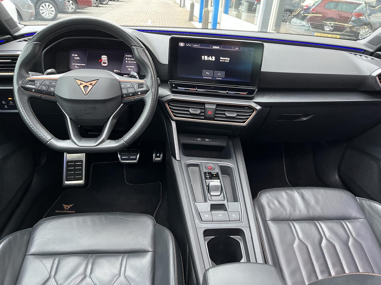 Cupra Leon 1.4 e-Hybrid VZ Black Edition / AUTOMAAT/ 245 PK/ PANO/ PARK. SENSOREN/ LEDER/ DCC/ MEMORY SEATS/ STOEL-STUURVERWARM./ KEYLESS/ ADAPT. CRUISE/ FULL LINK/ NAVI/ CLIMA/ DAB/ 19" LMV