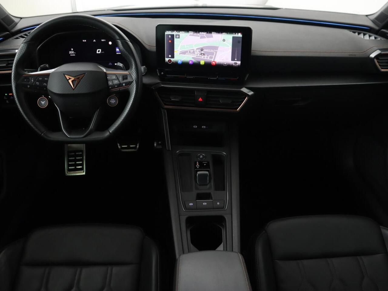 Cupra Leon 2.0 TSI | 300pk | Panoramadak | Leder | Stoelverwarming | Carplay | Camera | Adaptive cruise | Navigatie | 19'' | Sfeerverlichting | Memory | Keyless | Sportstoelen