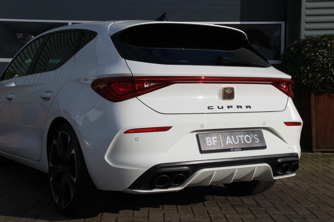 Cupra Leon 2.0 TSI VZ 300Pk | 1e Eigenaar | Keyless-Go | Sfeerverlichting | Apple CarPlay | DIGI-DASH | ACC | Lane Assist | ECC | Navi | Stoel-Stuurverwarming | LMV19" |Sportstoelen | Goede banden | Zeer nette auto