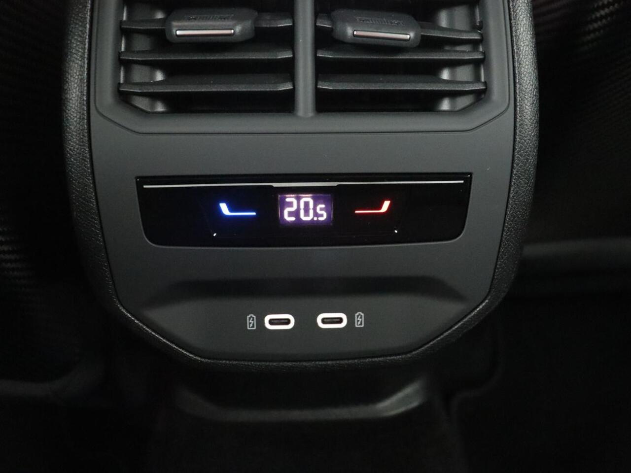 Cupra Leon 2.0 TSI Cup 4-DRIVE | 310pk | Trekhaak | Stoel & stuurverwarming | Carplay | Leder | Adaptive cruise | 19'' | CUP Sportstoelen | Navigatie | Full LED | Beats Pack | Keyless | Sfeerverlichting