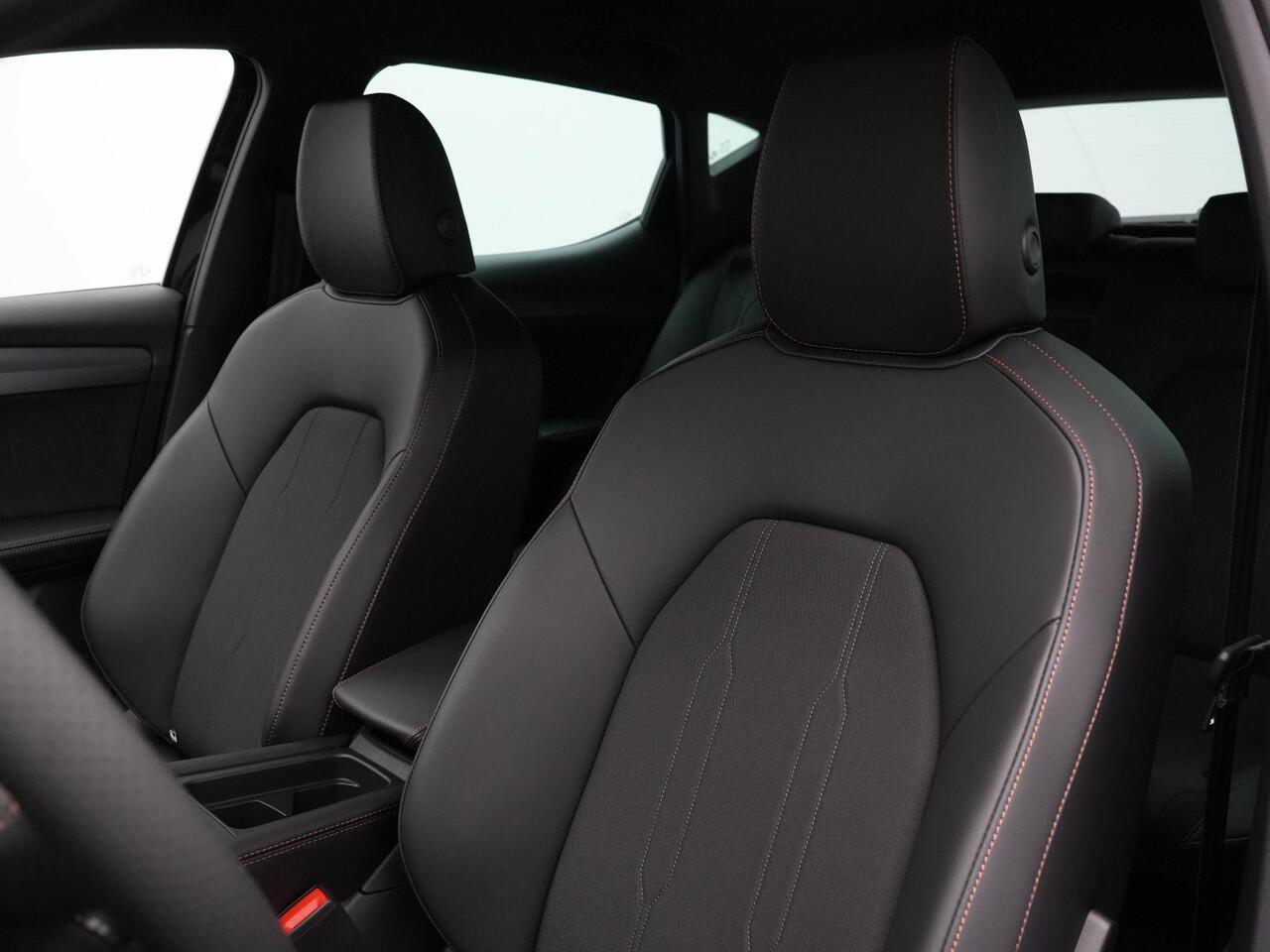 Cupra Leon 1.5 TSI 204 pk DSG e-Hybrid Business | Achteruitrijcamera | Navigatie | Adaptive Cruise | Keyless