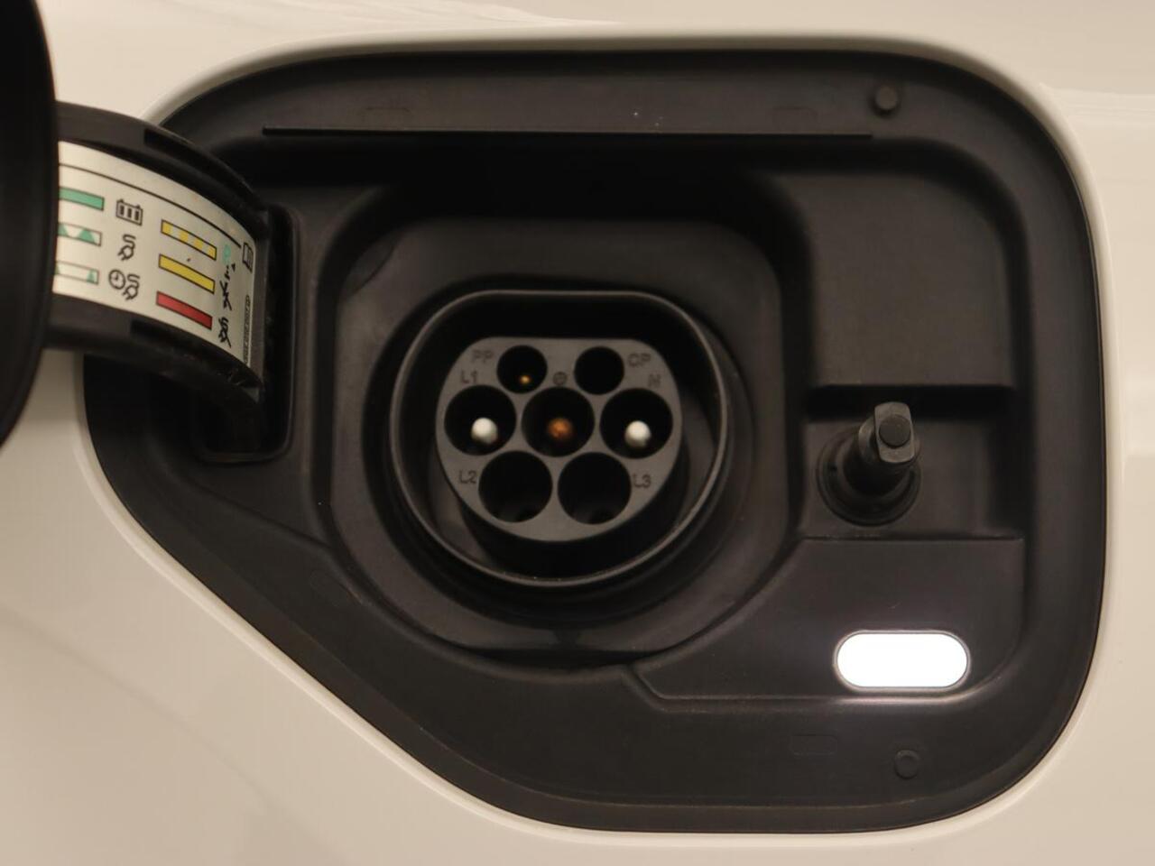 Cupra Leon 1.4 eHybrid VZ | 245pk | Carplay | Navigatie | Sfeerverlichting | Keyless | Sportstoelen | Digital Cockpit | Parkeerhulp | PHEV | Plug In