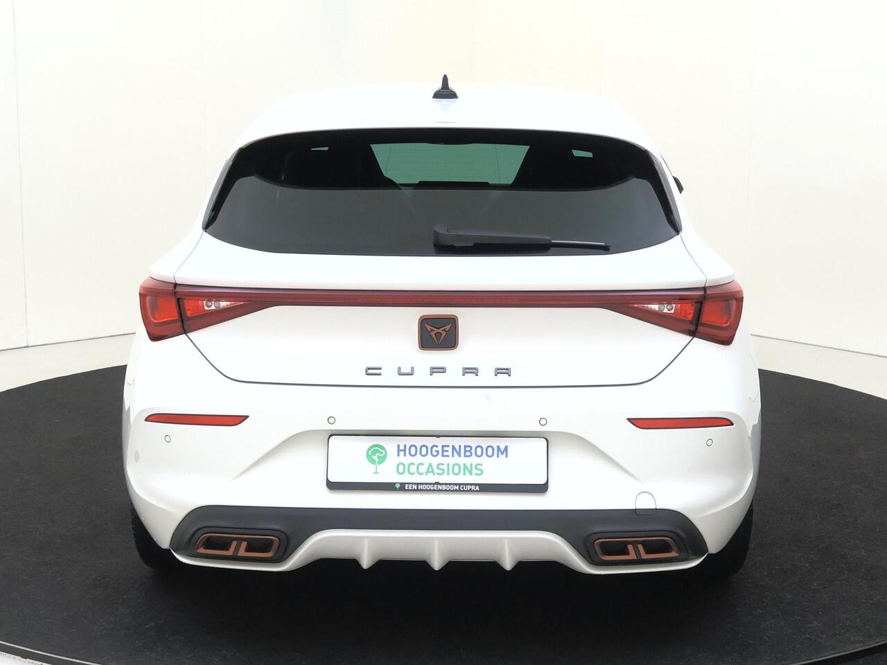 Cupra Leon 1.4 e-Hybrid VZ Adrenaline | SoH 91% | Adaptieve demping | Keyless | Navigatie | Dodehoek detectie | Stoel- en stuurwielverwarming | 3-zone airco | Adaptieve cruise control |