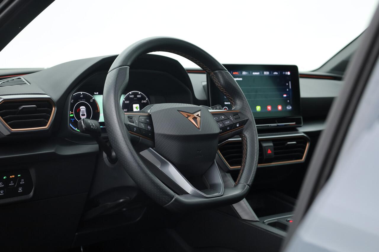 Cupra Leon 1.4 e-Hybrid VZ 245pk | Pano | Camera | Adapt. Cruise | Keyless | Stoel- Stuurverw.