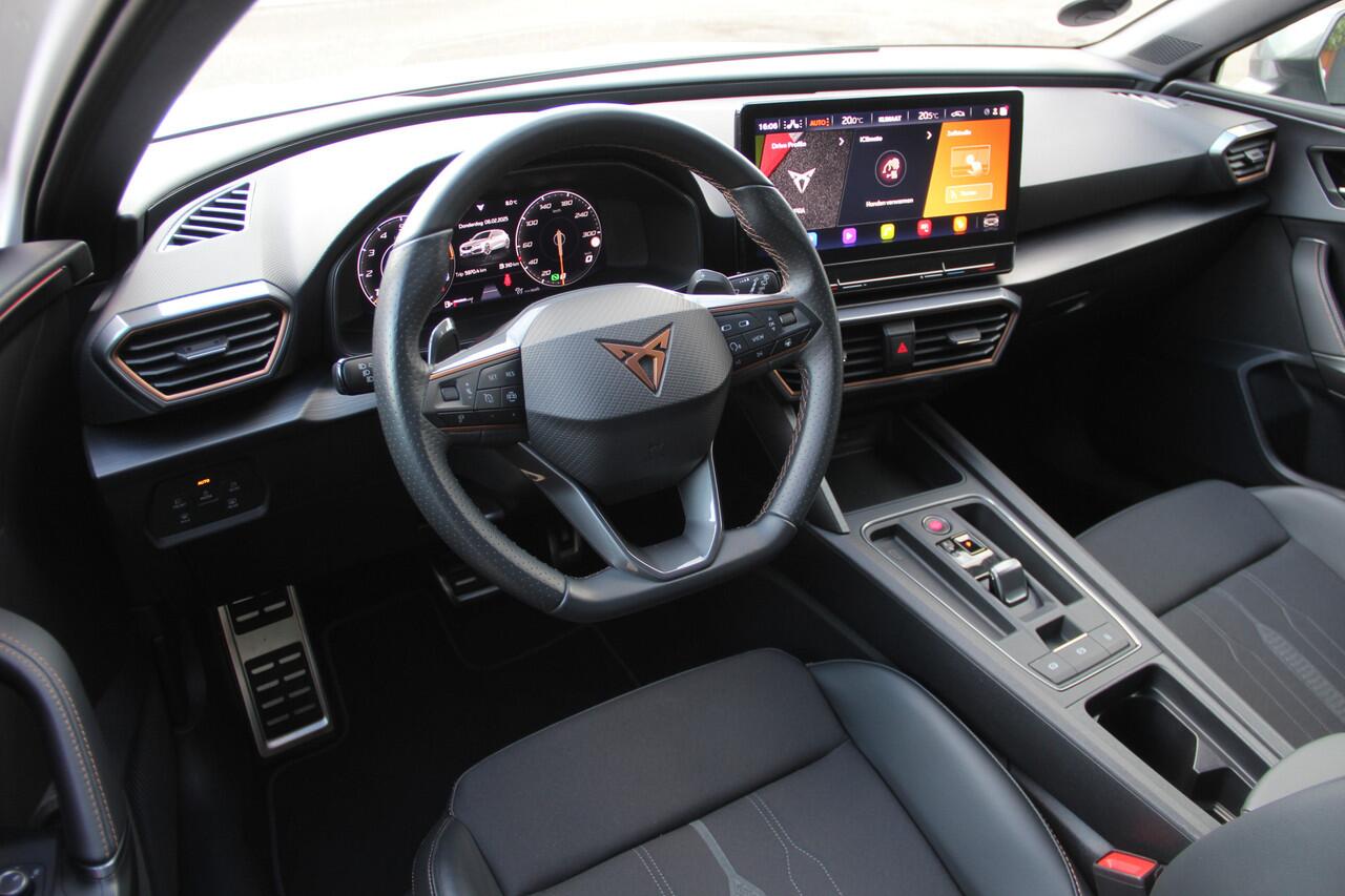 Cupra Leon 2.0 TSI VZ 300Pk | 1e Eigenaar | Keyless-Go | Sfeerverlichting | Apple CarPlay | DIGI-DASH | ACC | Lane Assist | ECC | Navi | Stoel-Stuurverwarming | LMV19" |Sportstoelen | Goede banden | Zeer nette auto