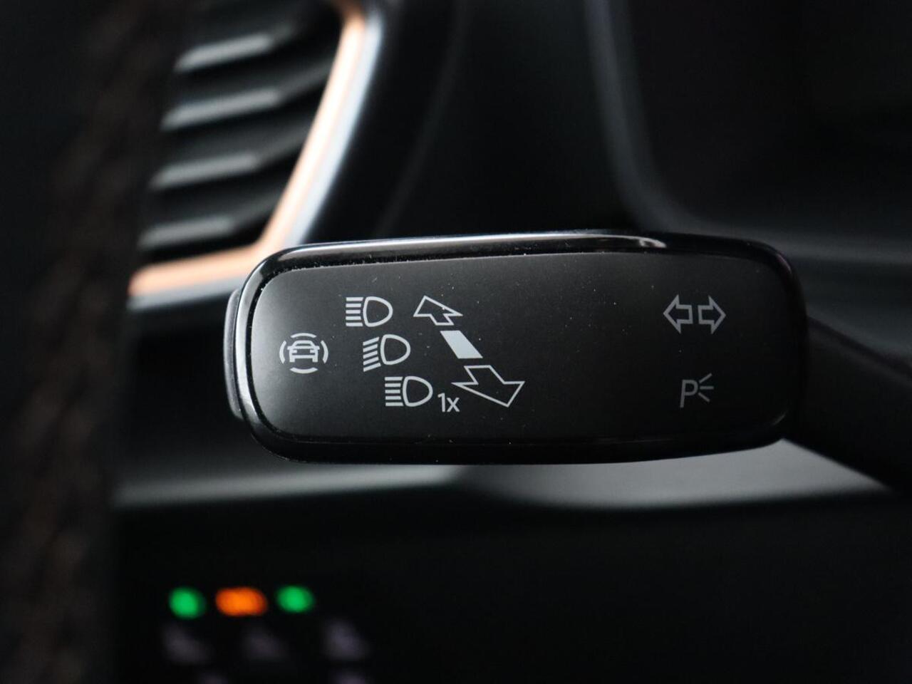 Cupra Leon 2.0 TSI Cup 4-DRIVE | 310pk | Trekhaak | Stoel & stuurverwarming | Carplay | Leder | Adaptive cruise | 19'' | CUP Sportstoelen | Navigatie | Full LED | Beats Pack | Keyless | Sfeerverlichting