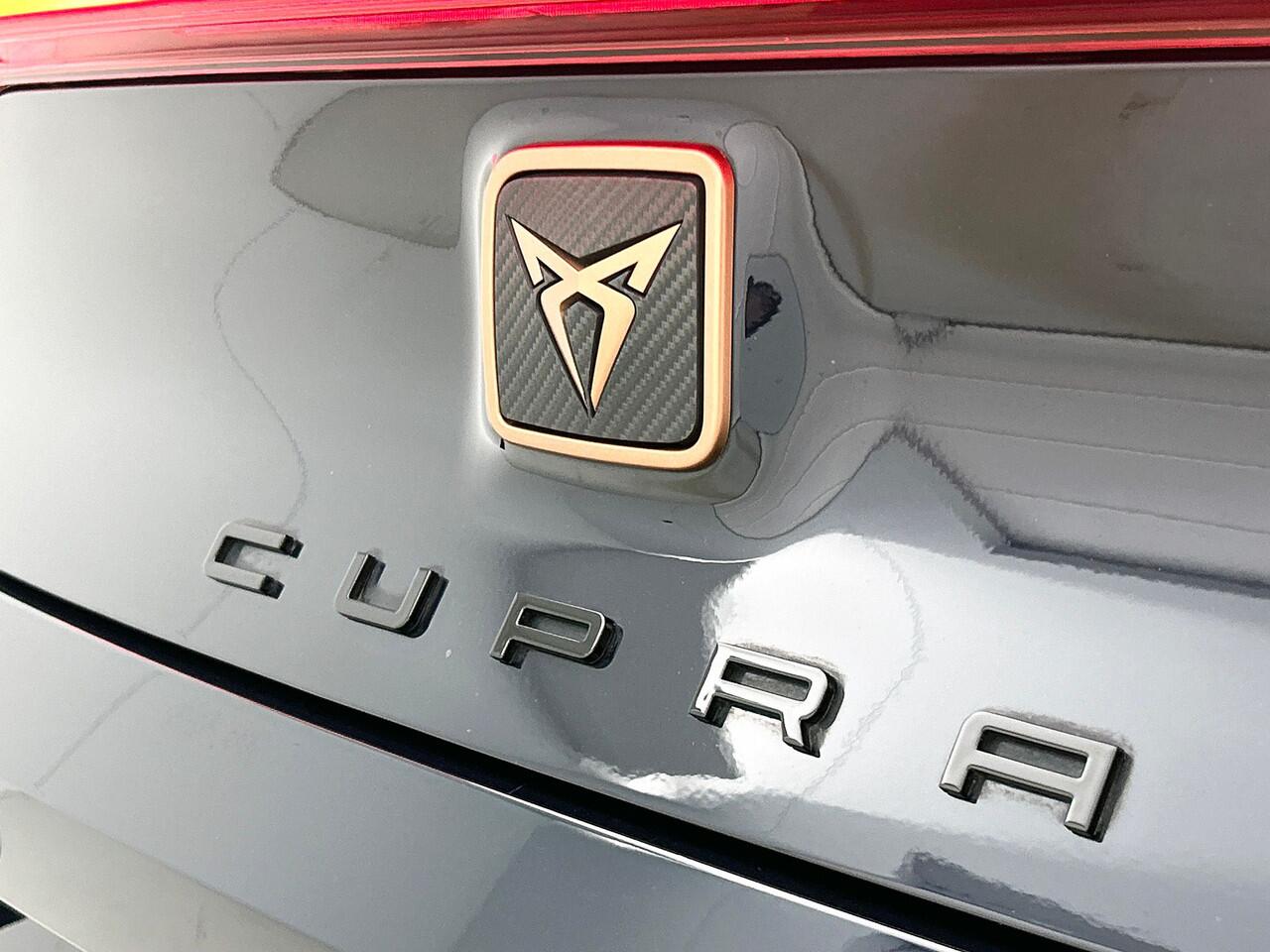 Cupra Leon 1.4 TSI eHybrid 245pk PHEV VZ Performance / Panoramadak / Navigatie / Keyless