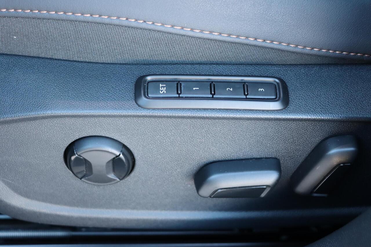 Cupra Leon 1.5 TSI e-Hybrid Business 204pk DSG6