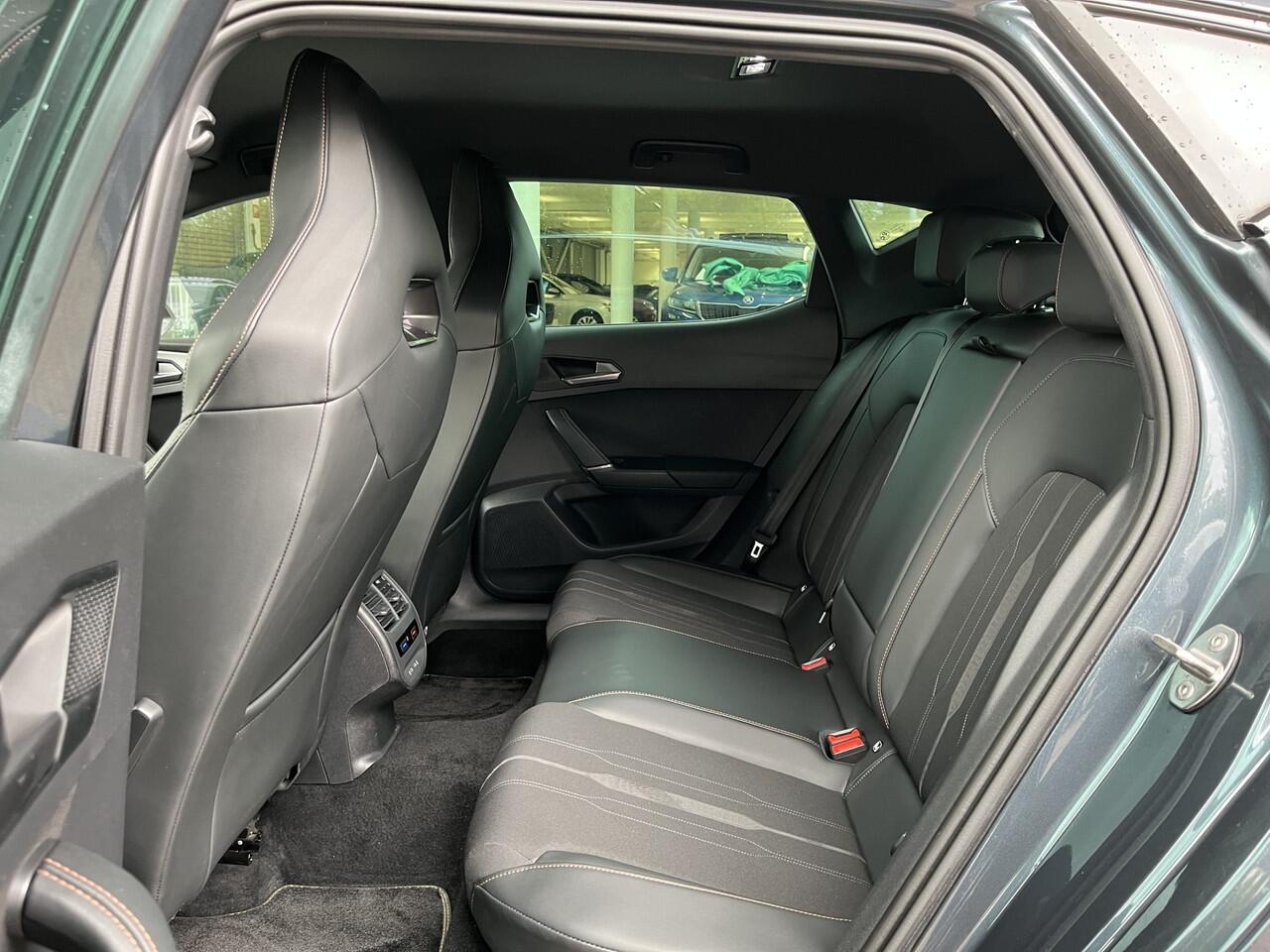 Cupra Leon 1.4 e-Hybrid VZ Performance / 19 Inch / Achteruitrijcamera / Park Assist / Stoelverwarming / 245 PK