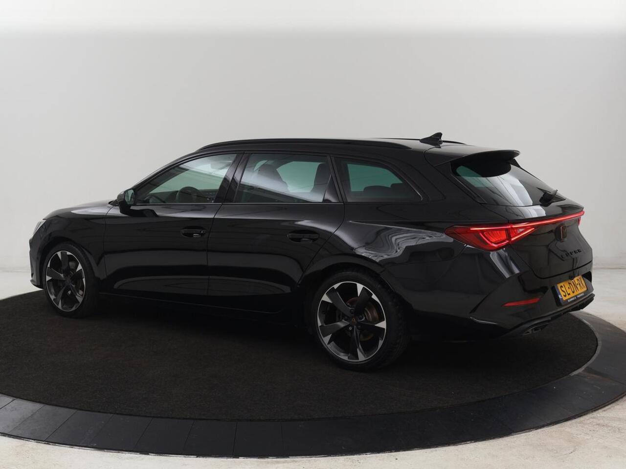 Cupra Leon 2.0 TSI | Stoelverwarming | Beats Pack | Carplay | Adaptive cruise | Memory | Sfeerverlichting | Stuurverwarming | Full LED | Sportstoelen