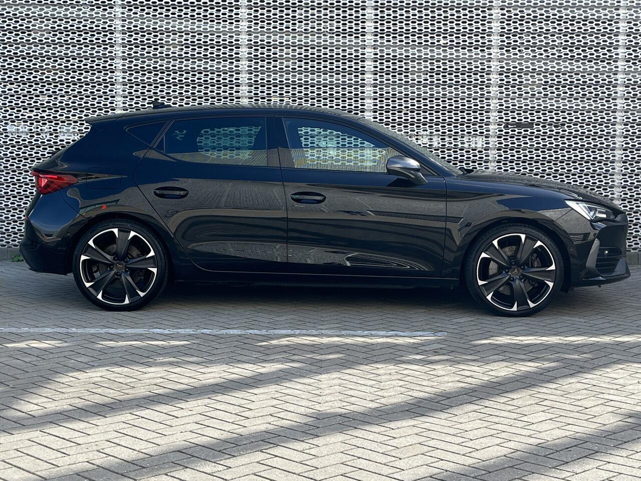 Cupra Leon 1.4 e-Hybrid 245PK VZ Performance / Achteruitrijcamera / Full-LED / Stuur + Stoelverwarming / Verwarmbare Voorruit / Keyless Entry-Go