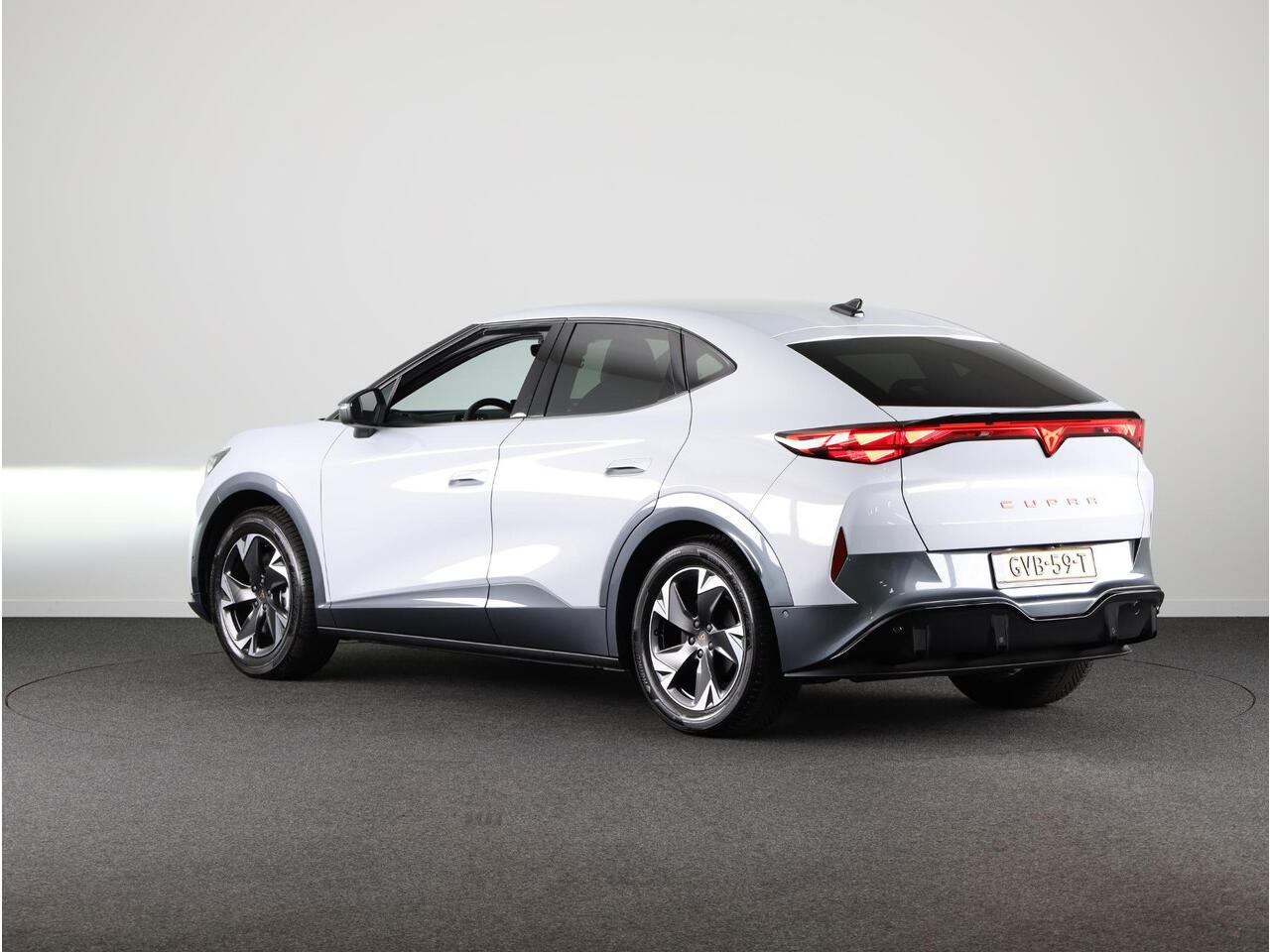 Cupra Tavascan Business 82 kWh 286pk | Trekhaak | Adaptieve Cruise Control | 19 inch | Navigatie | LED verlichting |