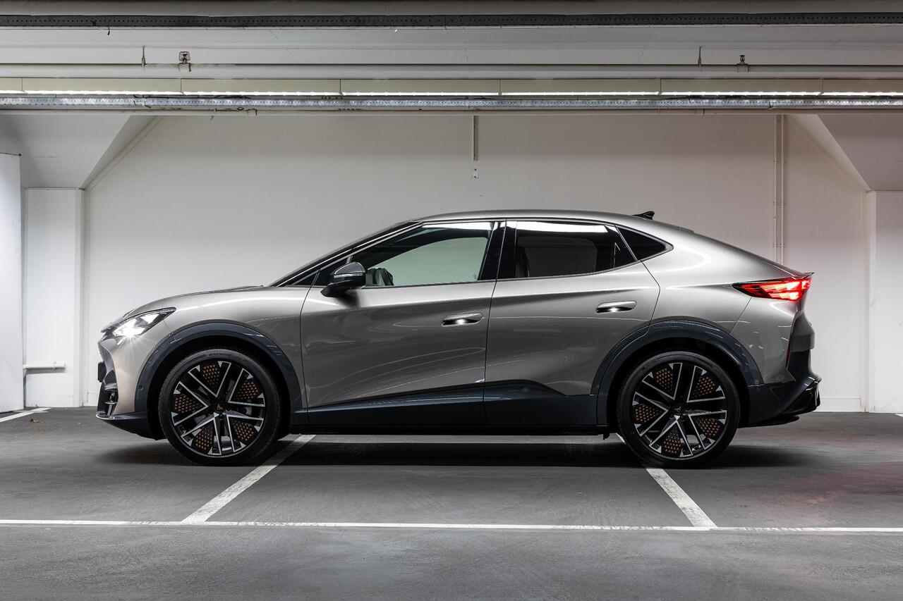 Cupra Tavascan VZ Extreme 82 kWh | 360 camera | Head-up display | Matrix LED | Sennheiser sound | Sabelt CUP stoelen | Leder | Stoelverwarming en ventilatie | Travel Assist