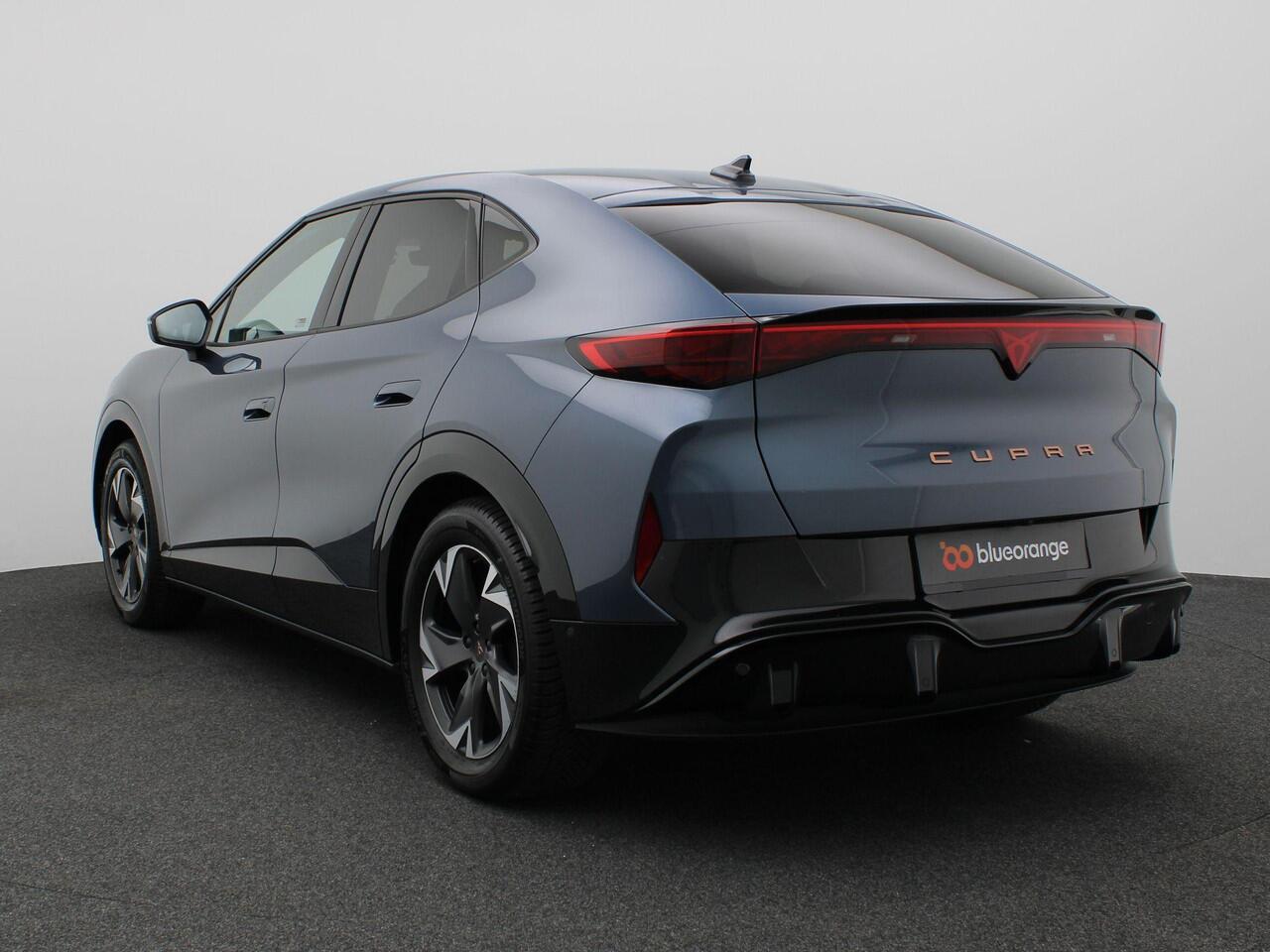 Cupra Tavascan Business 82 kWh 286PK Aut. Warmtepomp, Matrix-LED, Keyless, Achteruitrijcamera, Alarm, Virtual Pedal, Side Assist, Travel Assist, Stoel- en Stuurwielverwarming, 19" LM Velgen