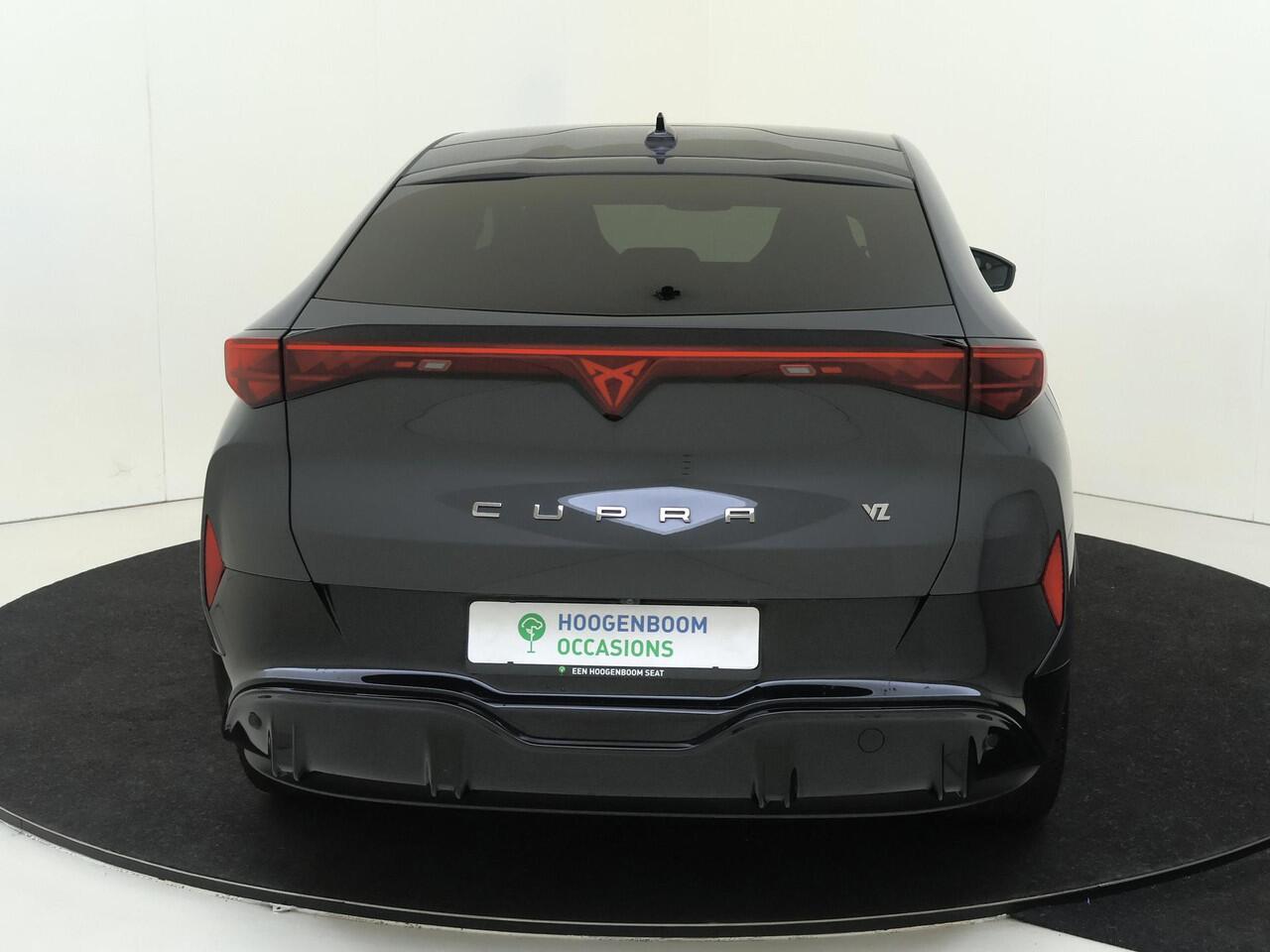 Cupra Tavascan VZ Adrenaline 82 kWh | Panoramadak | Adaptieve demping systeem | 360 camera | Head-up display | 3-zone airco | Parkeerassistent | Dodehoek detectie | Keyless |