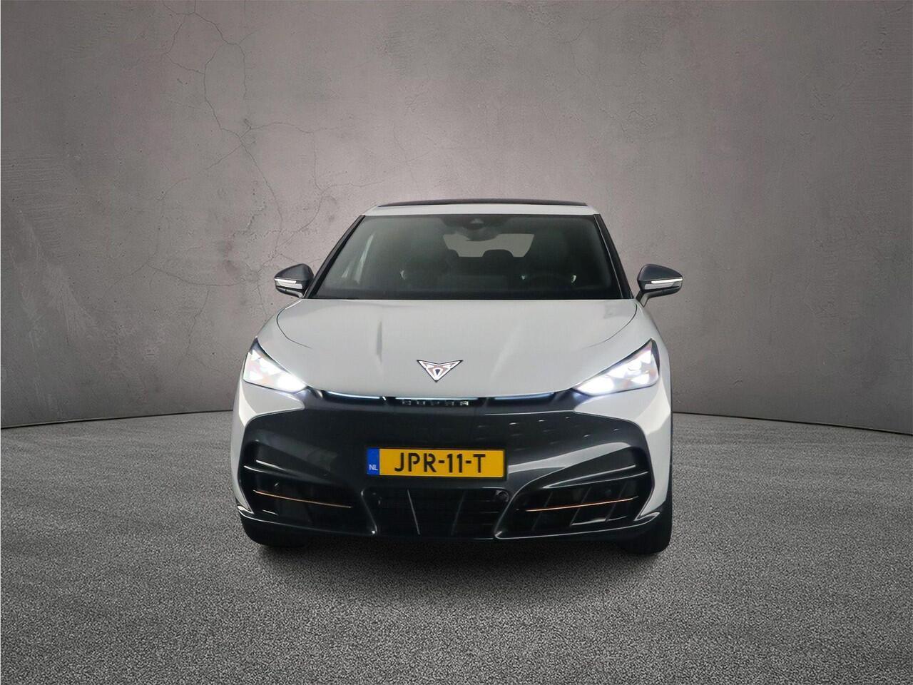 Cupra Tavascan VZ Extreme 340pk Automaat Adaptive cruise control, Panoramadak, 360 camera, Elektrische achterklep, Achteruitrijcamera, LED matrix koplampen, Stuurwiel verwarmd