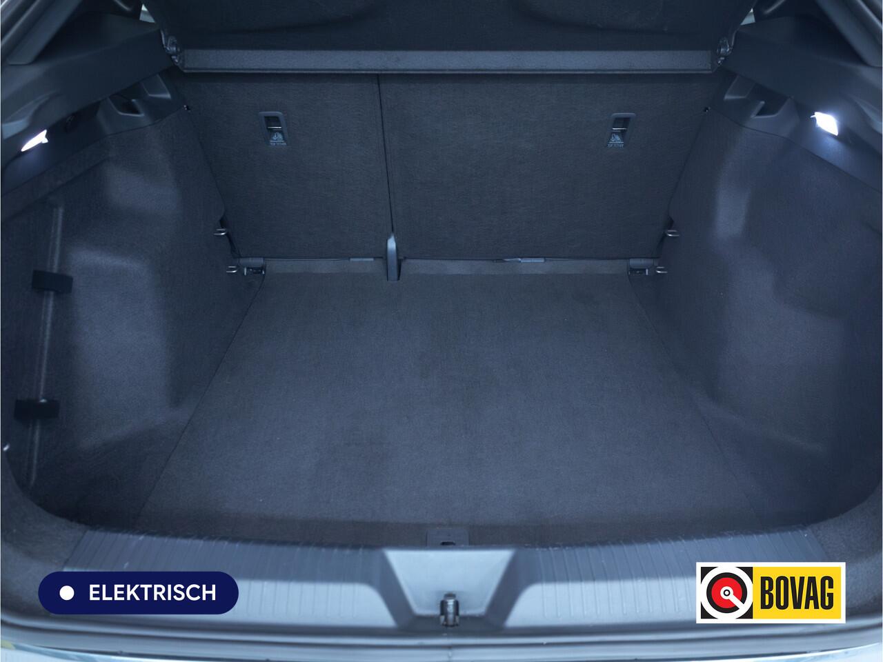 Cupra Tavascan Business 82 kWh | 19"lmv | Navigatie | Adaptieve Cruise, Automatisch groot licht | PDC achter | Camera | Automatisch inparkeren, Sfeeerverlichting